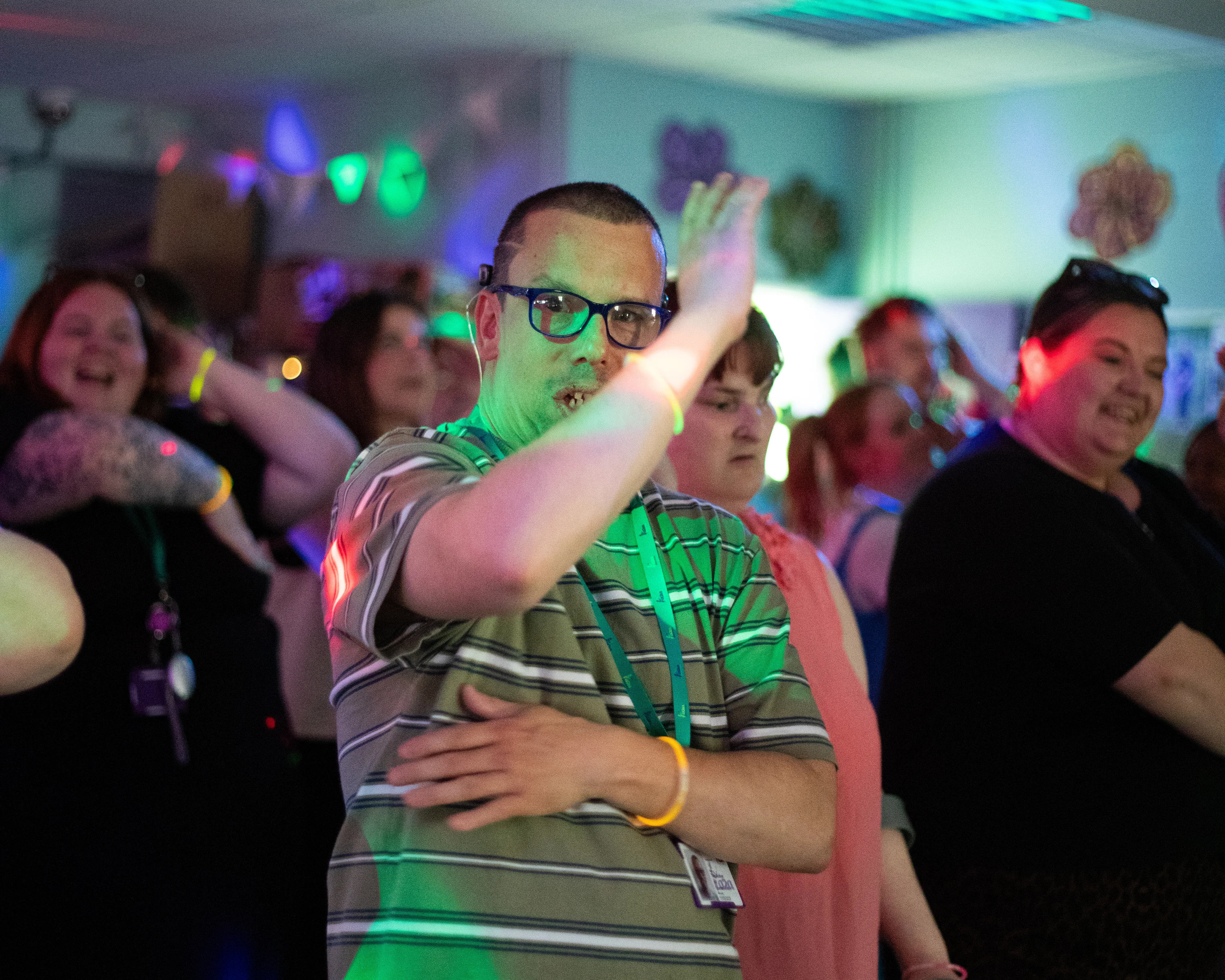 able2rave image of people dancing
